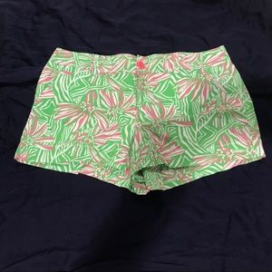 Lilly Pulitzer Walsh Short in Green Bean